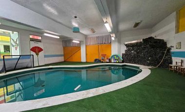 Casa con uso de suelo para Colegio en Venta en PASEOS DE TAXQUEÑA