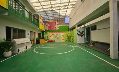 Casa con uso de suelo para Colegio en Venta en PASEOS DE TAXQUEÑA