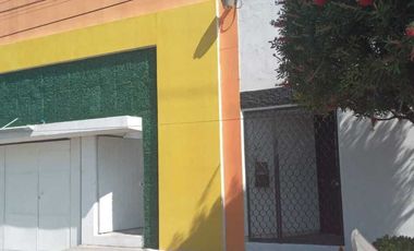 Casa con uso de suelo para Colegio en Venta en PASEOS DE TAXQUEÑA