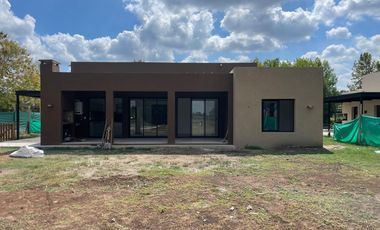 Reservada!! Excelente propiedad en barrio Los Alcanfores