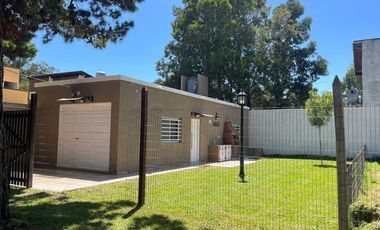 Casa en Venta - 1 Dormitorio 1 Baño Cochera - 397 mts2 - La Lucila Del Mar, Buenos Aires