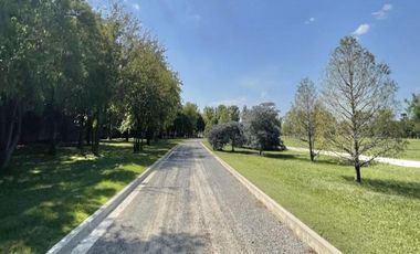 LOTE DE TERRENO EN LUGAR PRIVILEGIADO EN BARRIO CERRADO SAINT JOSEPH