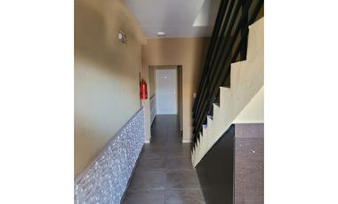 Moderno y luminoso Depto 2 ambientes con balcón al contrafrente. A 2 cuadras de Av. B Mitre. APTO CREDITO.