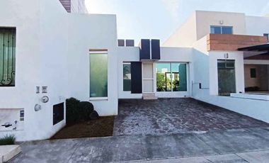 CASA AMUEBLADA EN RENTA EN PASEO DEL PARQUE TRES MARIAS, MORELIA