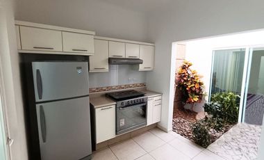 CASA AMUEBLADA EN RENTA EN PASEO DEL PARQUE TRES MARIAS, MORELIA