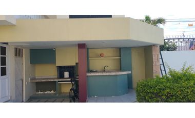 En venta casa frente a puerto de Manta, ideal para hotel.