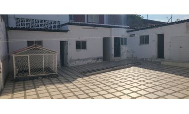 En venta casa frente a puerto de Manta, ideal para hotel.