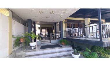 En venta casa frente a puerto de Manta, ideal para hotel.