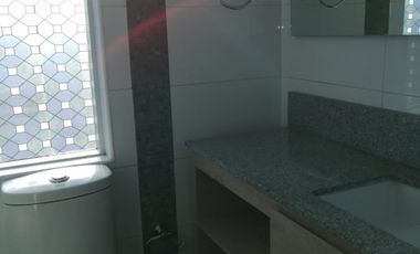 Av Macul 3700 (1 Est /1 Bod)