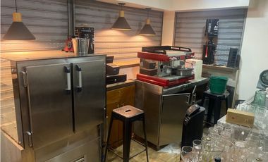 SE ARRIENDA LOCAL COMERCIAL CON IMPLEMENTOS PARA CAFETERIA
