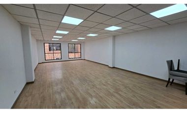 ARRIENDO OFICINA 52.90 Mts CÉNTRICA PARQUE 93 CHICO