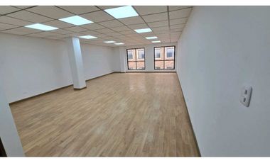 ARRIENDO OFICINA 52.90 Mts CÉNTRICA PARQUE 93 CHICO