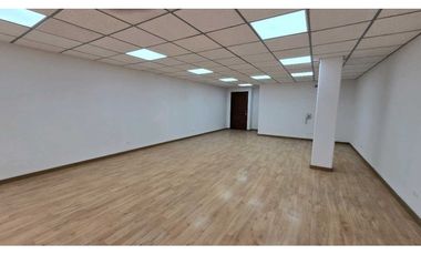 ARRIENDO OFICINA 52.90 Mts CÉNTRICA PARQUE 93 CHICO
