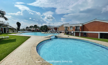 VENDO CASA REMODELADA EN PONTEVEDRA