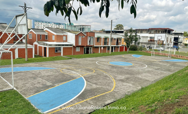 VENDO CASA REMODELADA EN PONTEVEDRA