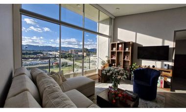 Rento apartamento en Parques de Fontanar, con hermosa vista.