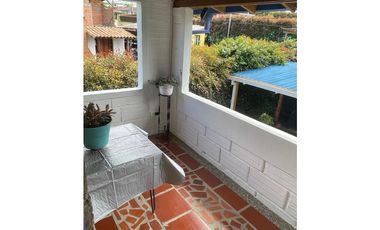 Casa finca con excelente ubicacion en Santa Elena