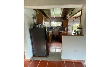 Casa finca con excelente ubicacion en Santa Elena