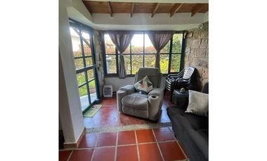 Casa finca con excelente ubicacion en Santa Elena