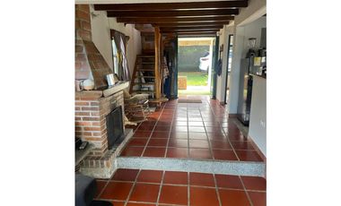 Casa finca con excelente ubicacion en Santa Elena