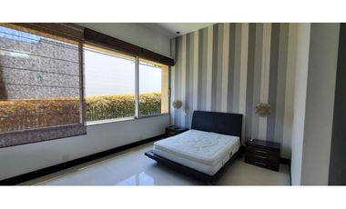 VENTA espectacular CASA con PISCINA en el Poblado, cerca al tesoro.
