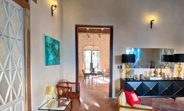 Casa Colonial Restaurada en Venta!