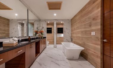 Residencia de Alta Gama en Jardines del Pedregal – Amplios Espacios y Seguridad