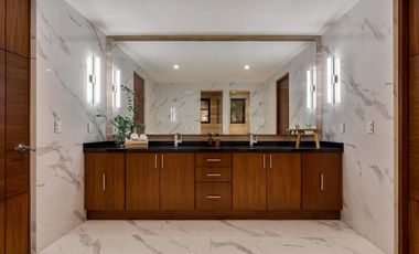 Residencia de Alta Gama en Jardines del Pedregal – Amplios Espacios y Seguridad