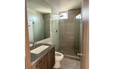 BRISAS DEL GOLF / PH HACIENDA GOLF / 87m / 2 HABITACIO / 2 PARKIN