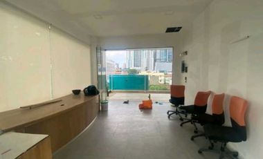 LOCAL COMERCIAL EN BELLA VISTA FLOR PLAZA  65M2 CERCA  A  AVE.BALBOA