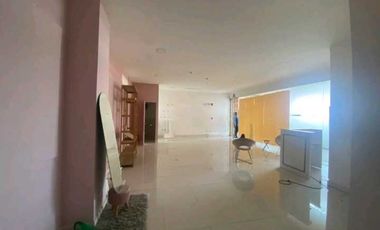 LOCAL COMERCIAL EN BELLA VISTA FLOR PLAZA  65M2 CERCA  A  AVE.BALBOA