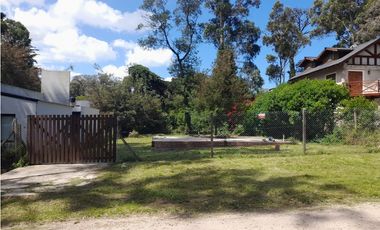 LOTE EN LOS ALACALUFES ENTRE LAS CALLES TUPAC AMARU Y MANGORE.