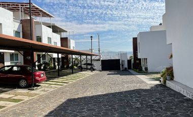 SE VENDE CASA EN CONDOMINIO. FRACC. LOMAS TRUJILLO, TEMIXCO, MOR.