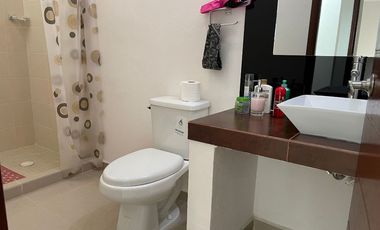 SE VENDE CASA EN CONDOMINIO. FRACC. LOMAS TRUJILLO, TEMIXCO, MOR.