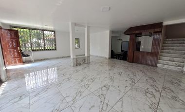 Venta de villa en sitio seguro en Alborada Sexta Etapa