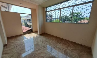Venta de villa en sitio seguro en Alborada Sexta Etapa