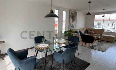 Casa por estrenar en venta sector Mitad del Mundo