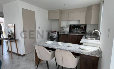 Casa por estrenar en venta sector Mitad del Mundo