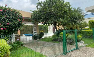Casa en Renta de 3 dormitorios en conjunto privado Sector La Viña