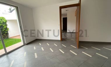 Casa en Renta de 3 dormitorios en conjunto privado Sector La Viña