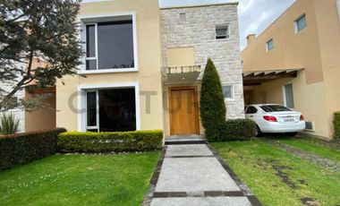 Casa en Renta de 3 dormitorios en conjunto privado Sector La Viña