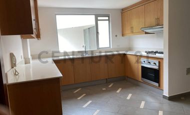 Casa en Renta de 3 dormitorios en conjunto privado Sector La Viña