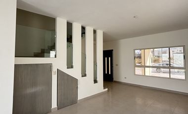 CASA EN VENTA EN SANTUARIO CUMBRES