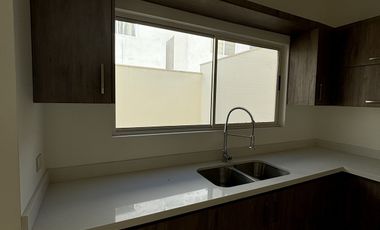 CASA EN VENTA EN SANTUARIO CUMBRES