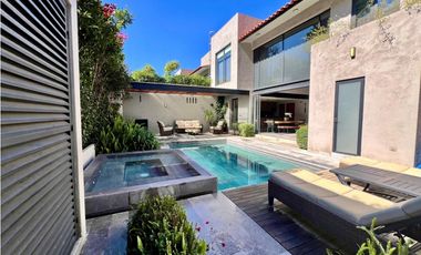 CASA EN VENTA CONDOMINIO AVANDARO CENTRO