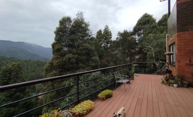 Exclusiva Casa en la Parcelación San Luis - Alto del Escobero