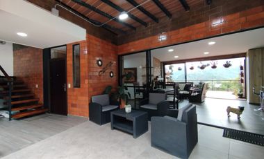 Exclusiva Casa en la Parcelación San Luis - Alto del Escobero