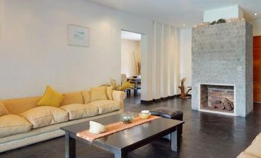 Casa en venta - 3 Dormitorios 4 Baños - Cochera - 3.650mts2 - La Plata