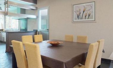 Casa en venta - 3 Dormitorios 4 Baños - Cochera - 3.650mts2 - La Plata