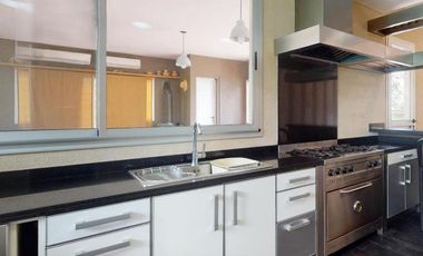 Casa en venta - 3 Dormitorios 4 Baños - Cochera - 3.650mts2 - La Plata